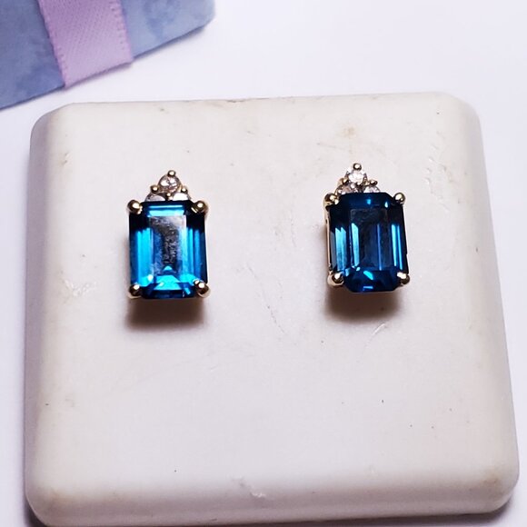 Estate 4.7ctw Emr Cut London Blue Topaz & Diam 14Kt YG Basket Stud Earrings20783